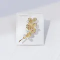 Eleganter goldener Blatt-Brosche mit weißen Perlen als Accessoire für Damenanzüge - Blattperlen-Dekorationsstil (A12-6)