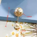 Eleganter goldener Perlen-Broschenstift mit Kronenfassung, 38 mm für sichere Kleidung. - Schneeflockenkrone (16mm Perle / 38mm Länge) / Schneeweiß