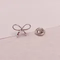 Eleganter silberner Schleifen-Mini-Brosche mit Metallverschluss Kleidung Accessoire - Minimalistischer Schleifen Stil (A11-120)