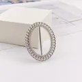 Silberner ovaler Schalclip mit funkelnden Strasssteinen und Kettentextur für T-Shirt-Knoten - Silberkette Muster Oval Stil (A6-50)