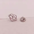 Eleganter silberner Herz- und Stern-Mini-Brosche-Anstecker für Kleidungsfixierung - Stern-Herz-Kombination Stil (A11-132)