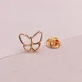 Eleganter goldfarbener hohler Schmetterling Mini-Brosche mit sicherem Metallverschluss - Hohler Schmetterling Stil (A11-115)