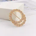 Elegante goldfarbene Seidenschalschnalle mit Perle und Strass-Blumendesign. - Goldwellenperle Einzeldiamantenstil (A6-51)
