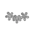 Broche floral elegante de aleación de plata con cristales brillantes para camisas y trajes. - Estilo Triple Flor Plata Brillante (A20-90)