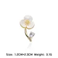 Elegante Brosche mit weißer Muschelblume, Goldlegierung und feinen Kristalldetails - Kleiner Blumenstil (A19-52)
