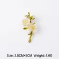 Eleganter weißer Muschelblumen-Brosche mit Perlen, Maße 2,5 cm x 5 cm, hochwertig - Kontrastblumenstil (A20-31)