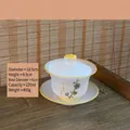 Handbemaltes Gaiwan-Teetasse aus Milchglas mit Goldrand und Pflaumenblütenmuster - Glasierter mattierter Gaiwan / Glasierte Pflaume