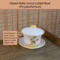 Handbemalte Teetasse aus Milchglas mit Goldrand und Chrysanthemen-Muster, 220ml - Glasierter mattierter Gaiwan / Glasierte Chrysantheme