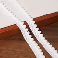 Weiße nicht-elastische Polyester-Pompon-Spitzenborte für DIY-Kleidungsdeko - Breite 1cm (5m Packung) / Naturweiß