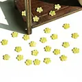 Detalle macro de cuentas de flor de cerezo de acrílico verde lima para manualidades - Pétalo de Cerezo (BSD194) / Paquete de 20 / Amarillo