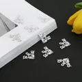 Ciondoli in metallo argentato stile antico per progetti di creazione di gioielli fai-da-te - Triangolo Piccolo / 15mm x 20mm 1 Pezzo / Argento