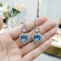 Eleganti orecchini a goccia in cristallo blu a forma di cuore con aureola lucente - Orecchini / Blu