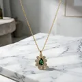 Collana di lusso in oro con ciondolo a goccia verde e alone di cristalli - Solo Catena / Verde