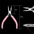 Manuelle DIY-Schmuck-Langnasenzange mit rosa Griffen, 13 cm Gesamtlänge und 5 cm Kopf - Flachzange (Mit Zähnen) / 13cm / Rosa