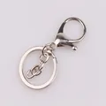Robuster Schlüsselanhänger aus Zinklegierung mit Karabinerverschluss und Flachring - 4-Segment-Kette / 5 Stück / Silber (Weiß K)