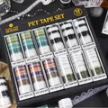 12-rollen PET kanttape set in zwarte geschenkdoos voor DIY-scrapbooking en decor. - Kant Serie (Model A) (XM-JD3182A) / 12 Rollen Set