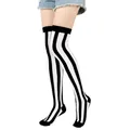 Primer plano de calcetines altos con rayas verticales blancas y negras para cosplay - Talla única / Rayas Blancas y Negras