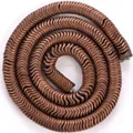 Gros plan sur des perles d'espacement en hématite ondulée de 6 mm couleur cuivre DIY - Intercalaire Vague Mat / 6x6x1mm / Cuivre rouge antique