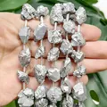 16-18 mm silberne galvanisierte unregelmäßige Rohsteinperlen für die DIY-Schmuckherstellung - Kleine Weiß-K-plattierte Amethystgranulate / Silber
