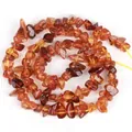 Detaillierte Makroansicht unregelmäßiger Bernsteinperlen für DIY-Schmuckherstellung - 6-8mm (ca. 70 Stück/Packung) / Unregelmäßig Dunkel Gemischt