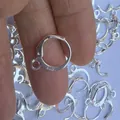 Versilberte S925 gravierte Klappbrisuren für die hochwertige DIY-Schmuckherstellung - Runder Creolen / 1 Stück / Silber