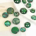 Dettaglio di cabochon tondi in pietra imperiale verde con venature per gioielli fai da te - Cabochon tondo / 2 Pezzi/Confezione (10mm) / Verde erba