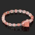 Handgefertigtes Erdbeerquarz- und Bergkristall-Perlenarmband mit rosa Herzanhänger. - Herz / 18cm Length (4mm Faceted Beads) / Wassermelonenroter Stein