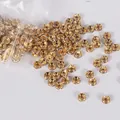Gedetailleerde weergave van 6mm gouden zirkoon tussenkralen voor DIY sieraden maken. - 6MM Zirconia Ingelegde Afstandskraal / Koper Verguld Met 18K Echt Goud