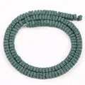 Detailansicht von 2x4mm grünen quadratischen Lavasteinperlen für DIY-Schmuckzubehör - 2x4mm Quadratische Scheibe Lavastein / Ein Strang (Ca. 140-145 Stk) / Dunkelgrün