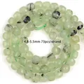 Gros plan détaillé de perles de préhnite naturelle facettées de 4,8-5,5 mm, 73 pièces - Cube Facetté / 5mm / Prehnite Carré Facetté 5mm