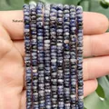 Makro-Detail von 4x2mm blauen Sodalith-Abakusperlen für DIY-Schmuckherstellung - Ein Strang (Ca. 160 Stück) / Blauer Sodalith
