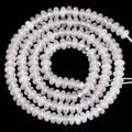 Nahaufnahme von 2x4mm weißen Naturstein-Abakusperlen für DIY-Schmuckherstellung - 2x4mm Abakusperlen (ca. 160 Perlen/Strang) / Weißer Jadeit