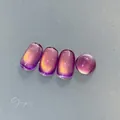 Επαγγελματικό μωβ βερνίκι νυχιών cat-eye με λαμπερό χρυσό εφέ σταφυλιού - Σταφύλια