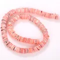 Detailansicht der natürlichen rosa Trochus-Muschelscheibenperlen für Schmuckprojekte - 10-11mm Packung (Ca. 200 Stück) / Hellrosa