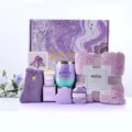 Completo set de regalo spa morado con manta, vaso, vela y calcetines en caja de regalo. - Púrpura 2