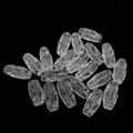 Primer plano de cuentas de cristal blanco transparente con patrón vajra para joyas - Cuenta Dzi / 10x22mm / Transparente