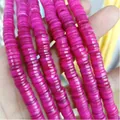 Gedetailleerd macrozicht op 5-8 mm felroze schelpschijf-heishi-kralen voor DIY-sieraden - 7-8mm (ca. 38cm Strand) / Rozerood