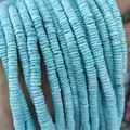 Macrodetail van lichtblauwe 5-8 mm schelpschijf-tussenkralen voor doe-het-zelf - 5-6mm (ca. 38cm Strand) / Meerblauw