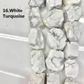 Dettaglio di perle irregolari in pietra naturale turchese bianco per gioielli DIY - Turchese Bianco (16) / 15 Pezzi/Confezione