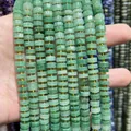 Dettaglio di perle distanziatrici in pietra naturale verde sfaccettate per gioielli fai da te - Confezione da 75 / Giada avventurina