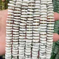 Dettaglio macro di perle di pietra howlite bianca sfaccettata per la creazione di gioielli - Perline Abaco Sfaccettate / Circa 73 pezzi (4x12mm) / Howlite