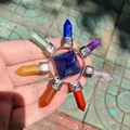 Handgehaltenes Sieben-Chakra-Kristall-Energiestein-Ornament mit blauer Pyramide - Chakra Lapislazuli