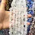 Detaillierte Makroansicht unregelmäßiger weißer Naturkristallperlen für DIY-Schmuck - Ca. 10X13mm (Ca. 50 Stück) / Weiß Kristall
