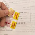 Adhesive 'SIGN HERE' index tabs with red arrow for professional document marking - 45x25mm SIGN / Yellow Small Arrow