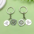 Zilveren kompas sleutelhanger van legering met gegraveerde motiverende tekstschijf - Kompas Every Journey Plaat (ER675) / 8.2x3cm / Zilver