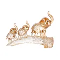 Elegante famiglia di elefanti in cristallo ambrato su un ponte, figurina decorativa in vetro. - Tre Elefanti Sul Ponte (Champagne) / Champagne