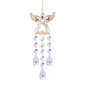 Vue détaillée des perles de cristal irisées et de l'ornement d'ange doré en métal. - Ange Goutte d'Eau (LSGJ229) / 38cm / Vert
