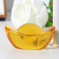 Gedetailleerd macro-zicht op een helder amberkleurig kristallen goudstaaf voor modern interieur - Ingot - Goudgeel / 120 mm