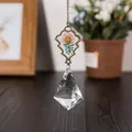 Pendentif vintage en bronze avec fleurs séchées et goutte de prisme en cristal facetté clair - Style Sapin de Noël (Corne 50mm) / Chrysanthème