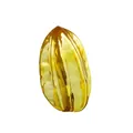 Detailansicht eines durchscheinenden goldgelben Kristall-Sternfrucht-Ornaments für Deko - Sternfrucht-Stil / 64*35mm / Gelb